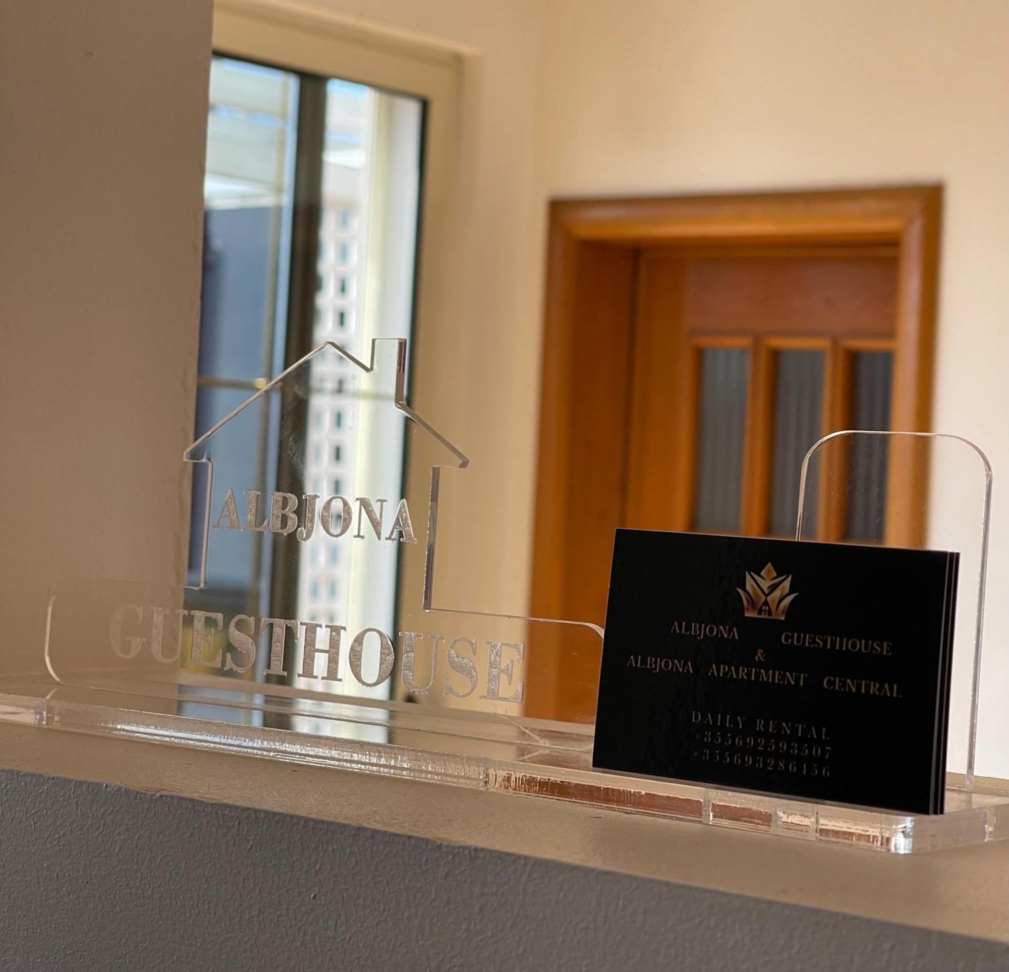 Albjona Guesthouse ティラナ エクステリア 写真