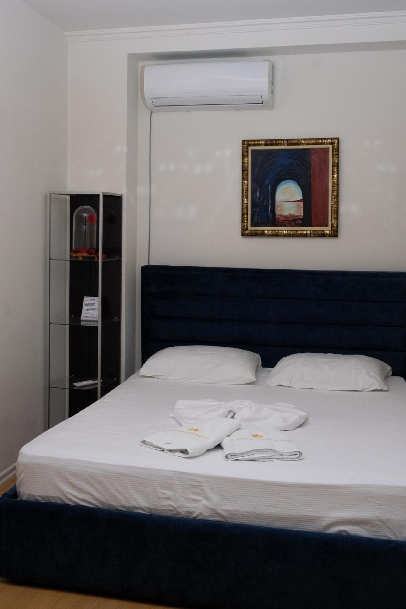 Albjona Guesthouse ティラナ エクステリア 写真