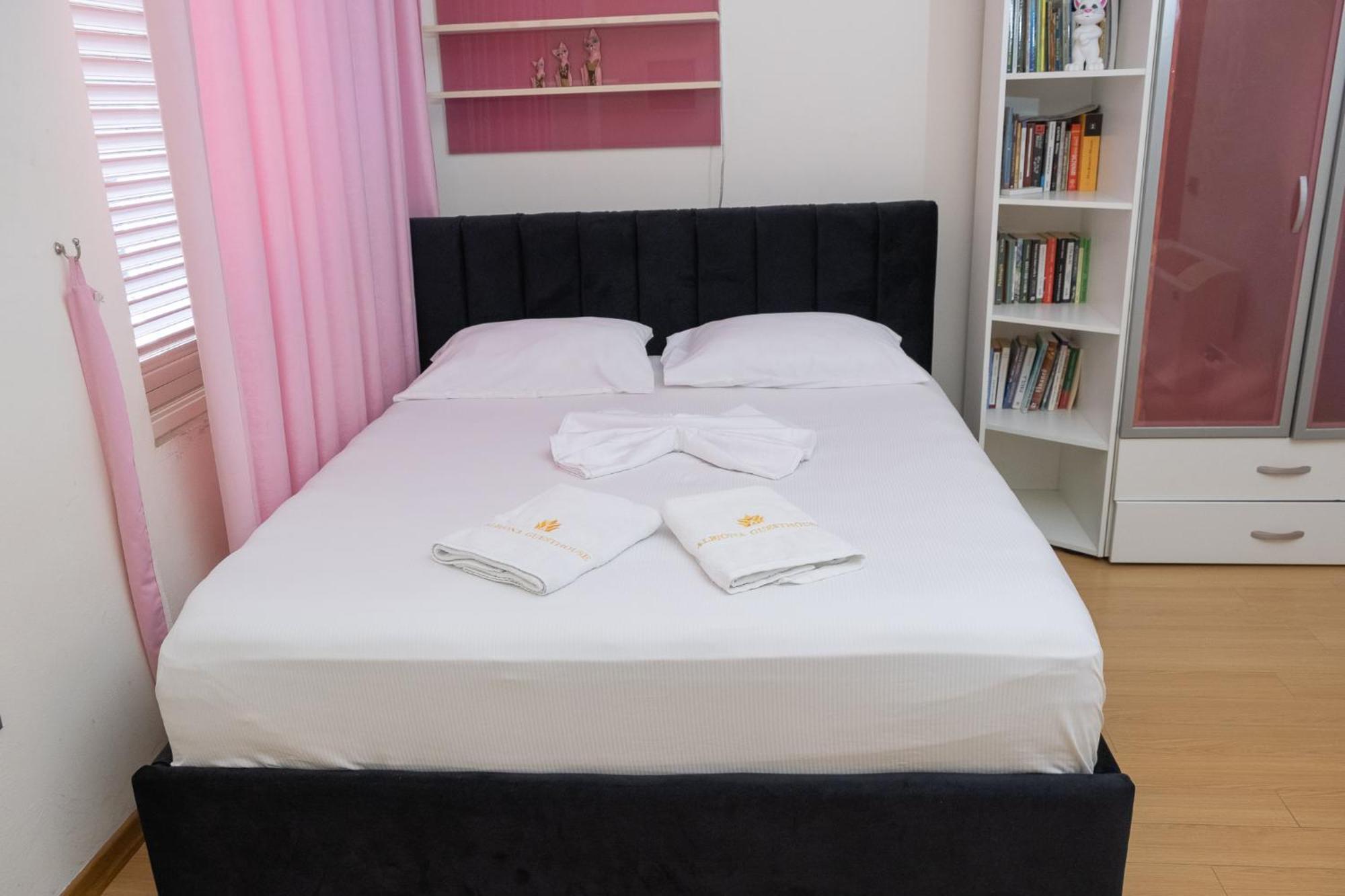 Albjona Guesthouse ティラナ エクステリア 写真