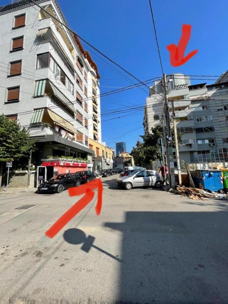 Albjona Guesthouse ティラナ エクステリア 写真