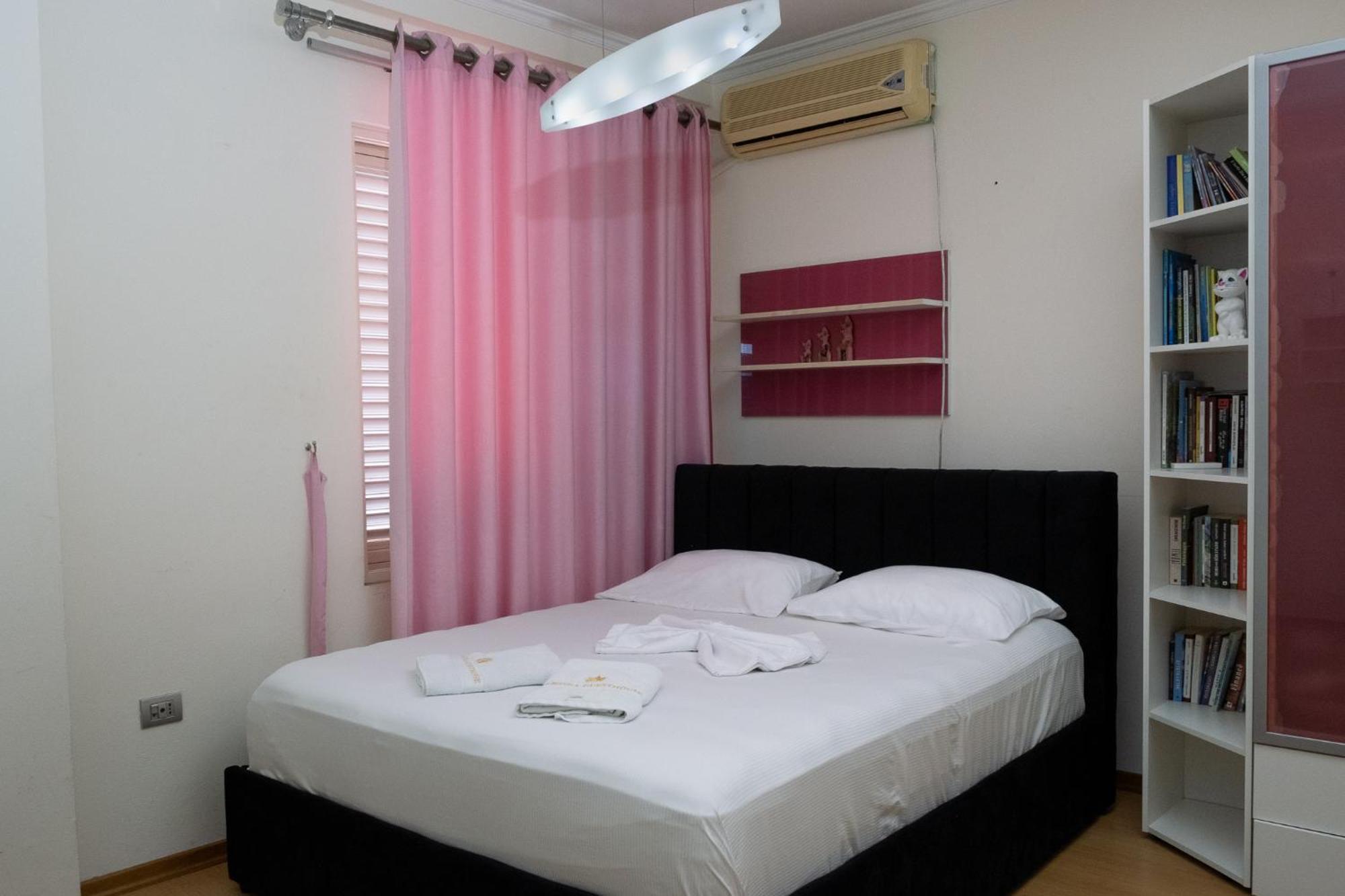 Albjona Guesthouse ティラナ エクステリア 写真