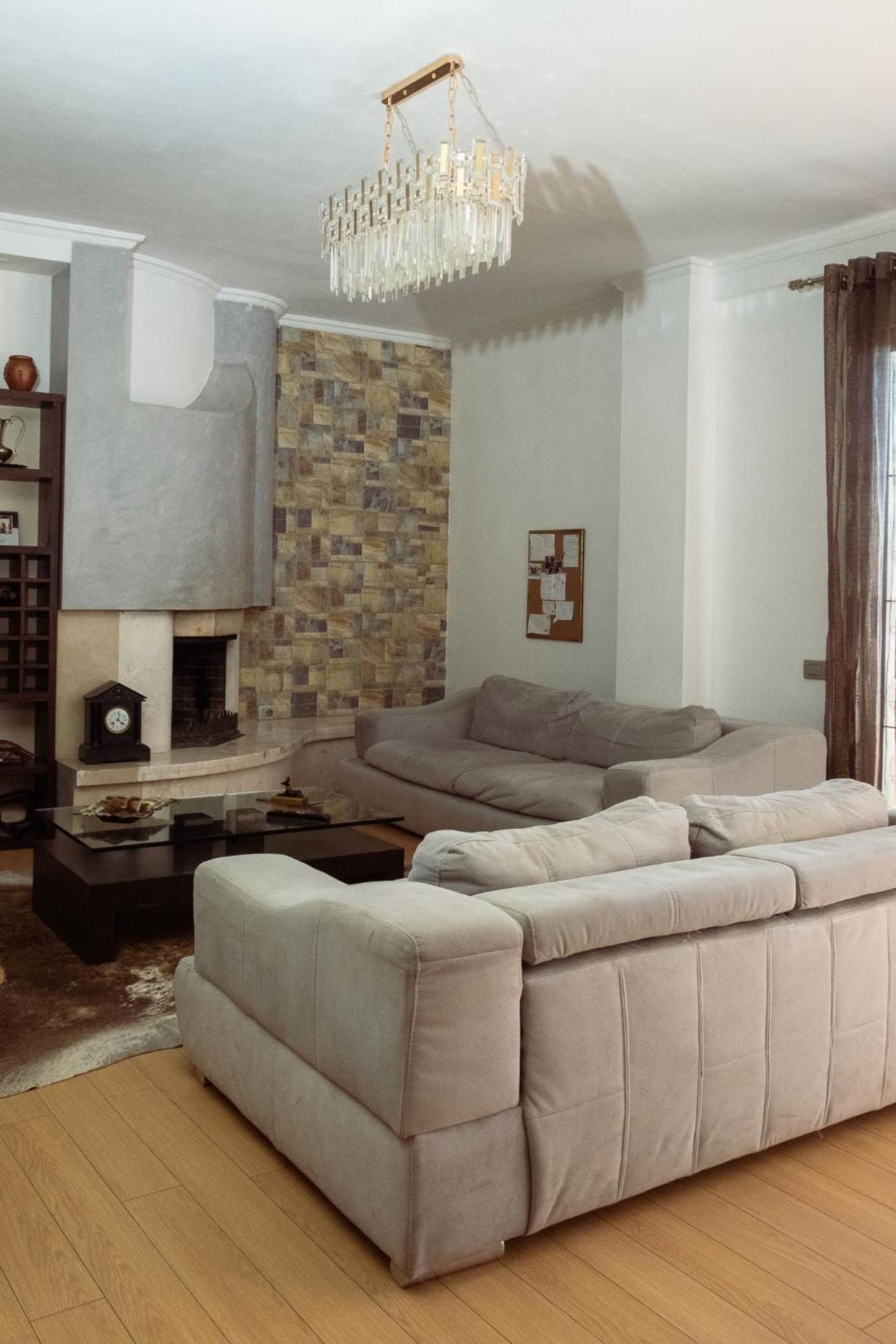 Albjona Guesthouse ティラナ エクステリア 写真