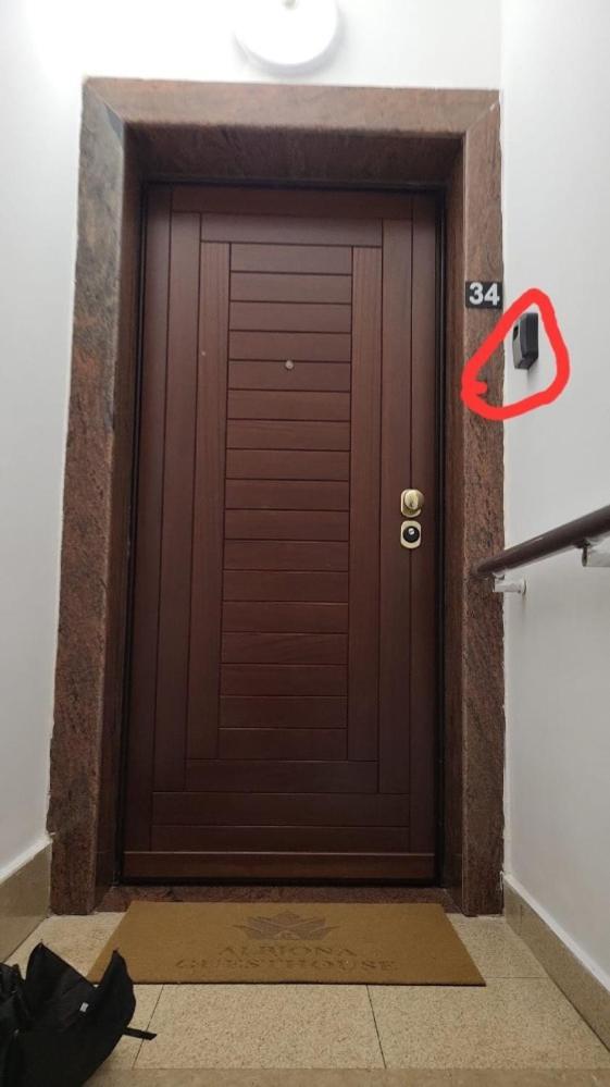 Albjona Guesthouse ティラナ エクステリア 写真